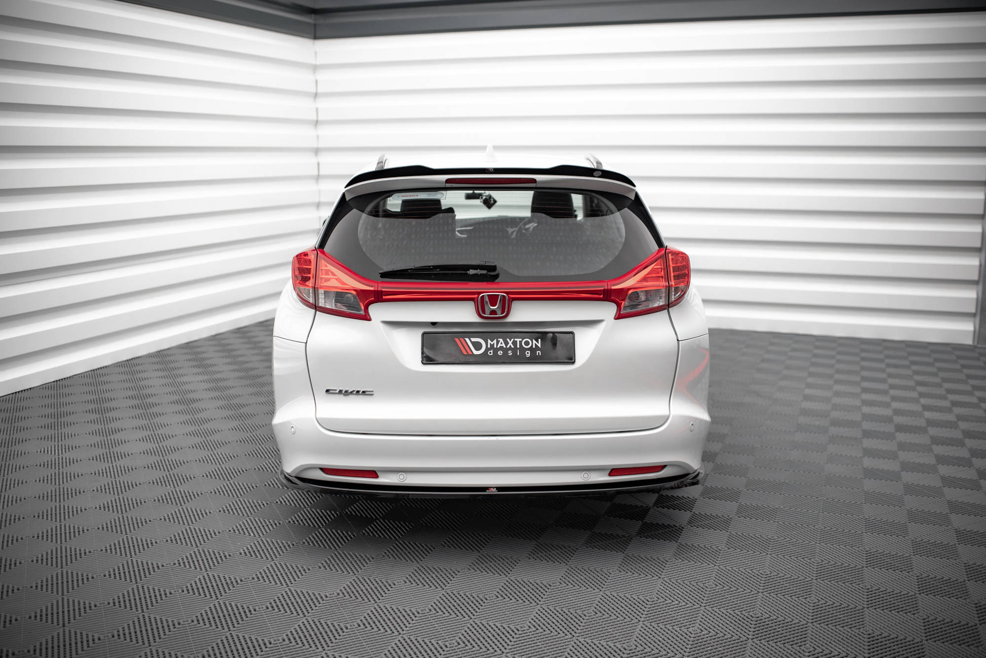 Central Rear Splitter Honda Civic Tourer MK9 (2011-2014) - 2