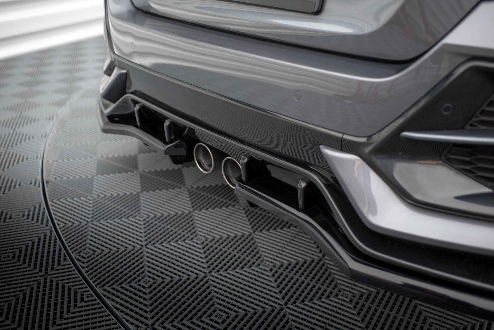 Central Rear Splitter (Vertical Bars) Honda Civic Sport Mk 10 - 4