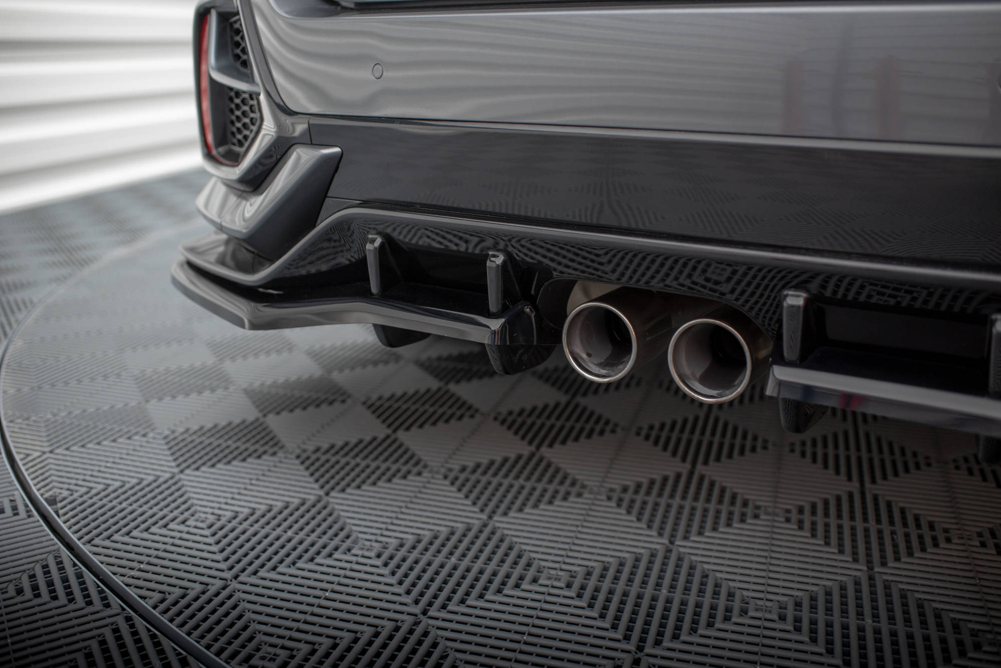 Central Rear Splitter (Vertical Bars) + Flaps Honda Civic Sport Mk 10 - 5