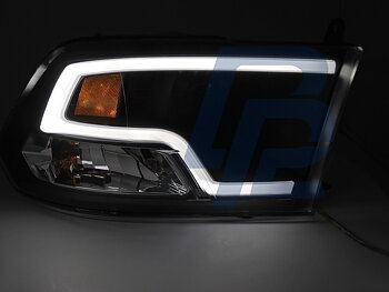 STRÅLKASTARE DODGE RAM 2009-2018 TUBE LIGHT SVART PROJECTOR