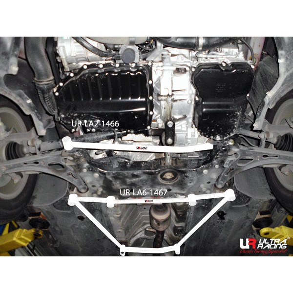 AUDI Q3 11+ 2.0TFSI/TDI ULTRARACING 6P FRONT LOWER BRACE