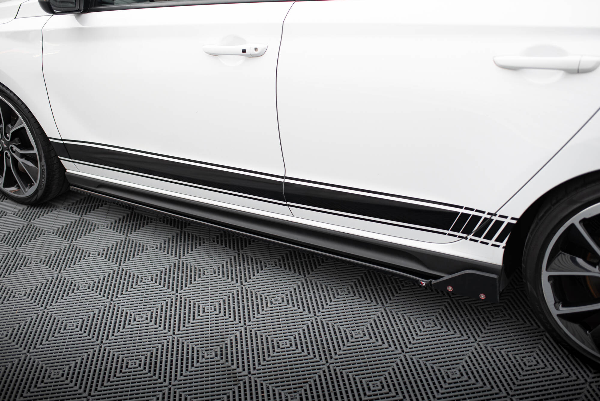 Side Skirts Diffusers V.5 + Flaps Hyundai I30 N Mk3 / Mk3 FL Hatchback / Fastback - 3