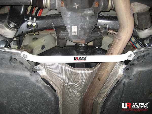 BMW X5 E70 3.0 06+ ULTRARACING 2-POINT REAR LOWER BRACE 2542