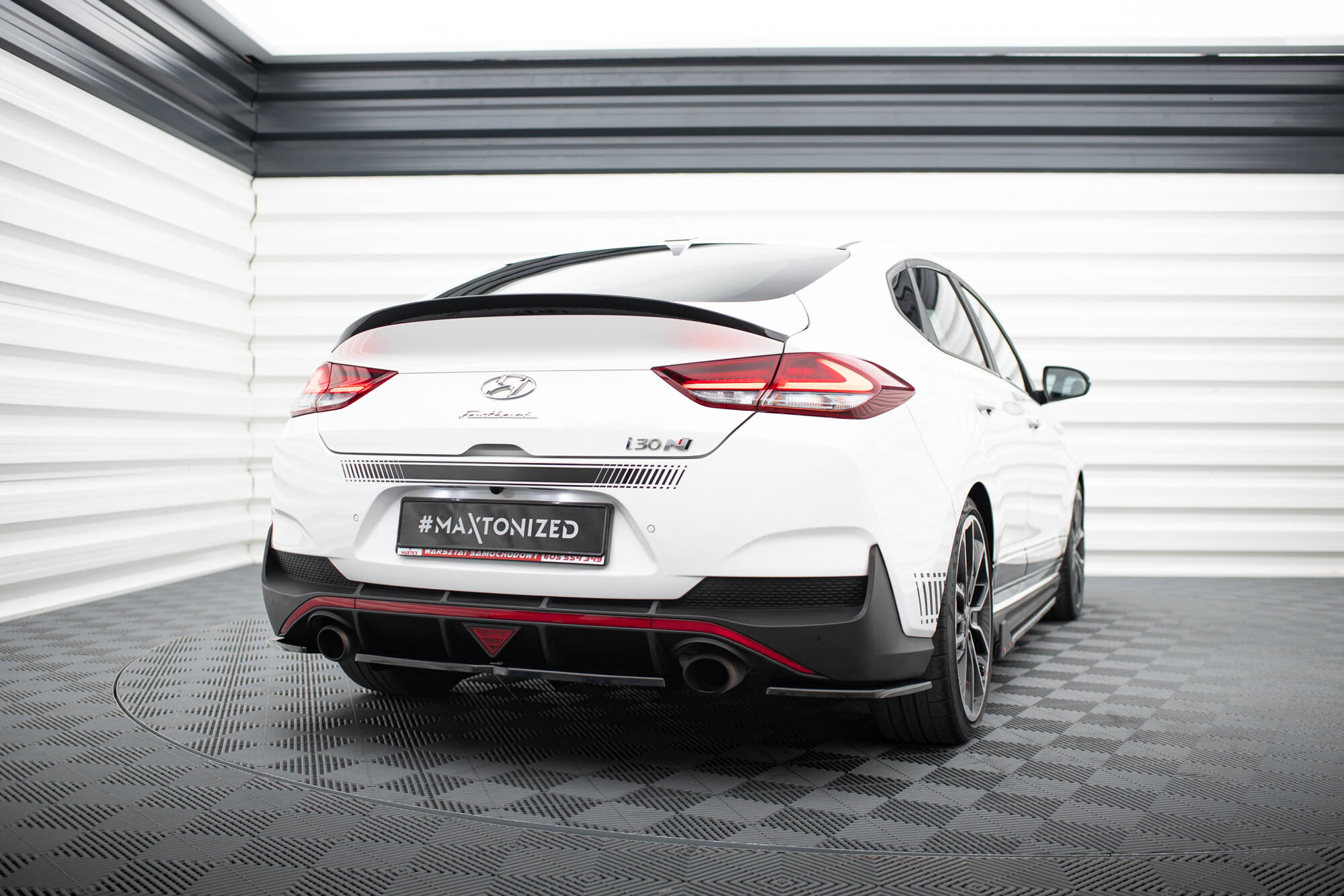 Central Rear Splitter (Vertical Bars) Hyundai I30 Mk3 N Fastback - 2