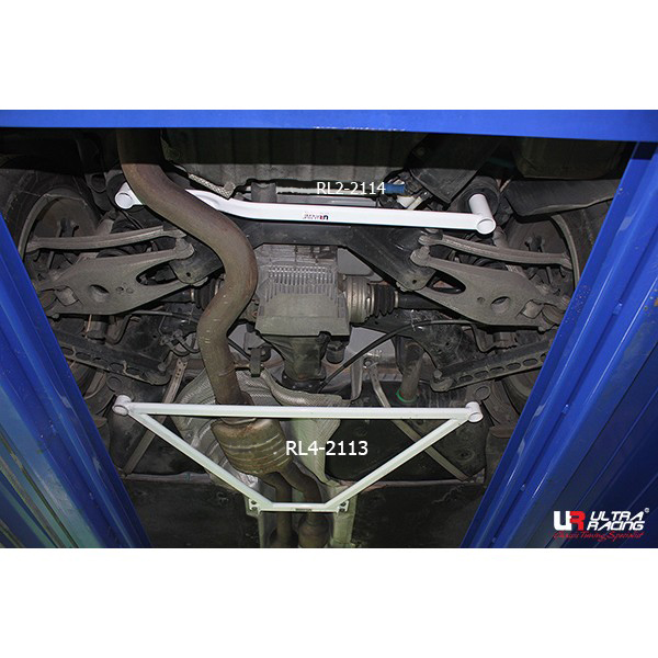 BMW 1M COUPE E82 10+ ULTRARACING 4-POINT FRONT LOWER BRACE