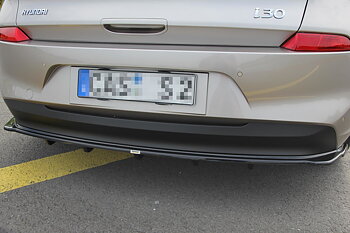 Central Rear Splitter (Vertical Bars) Hyundai I30 Mk3 Hatchback