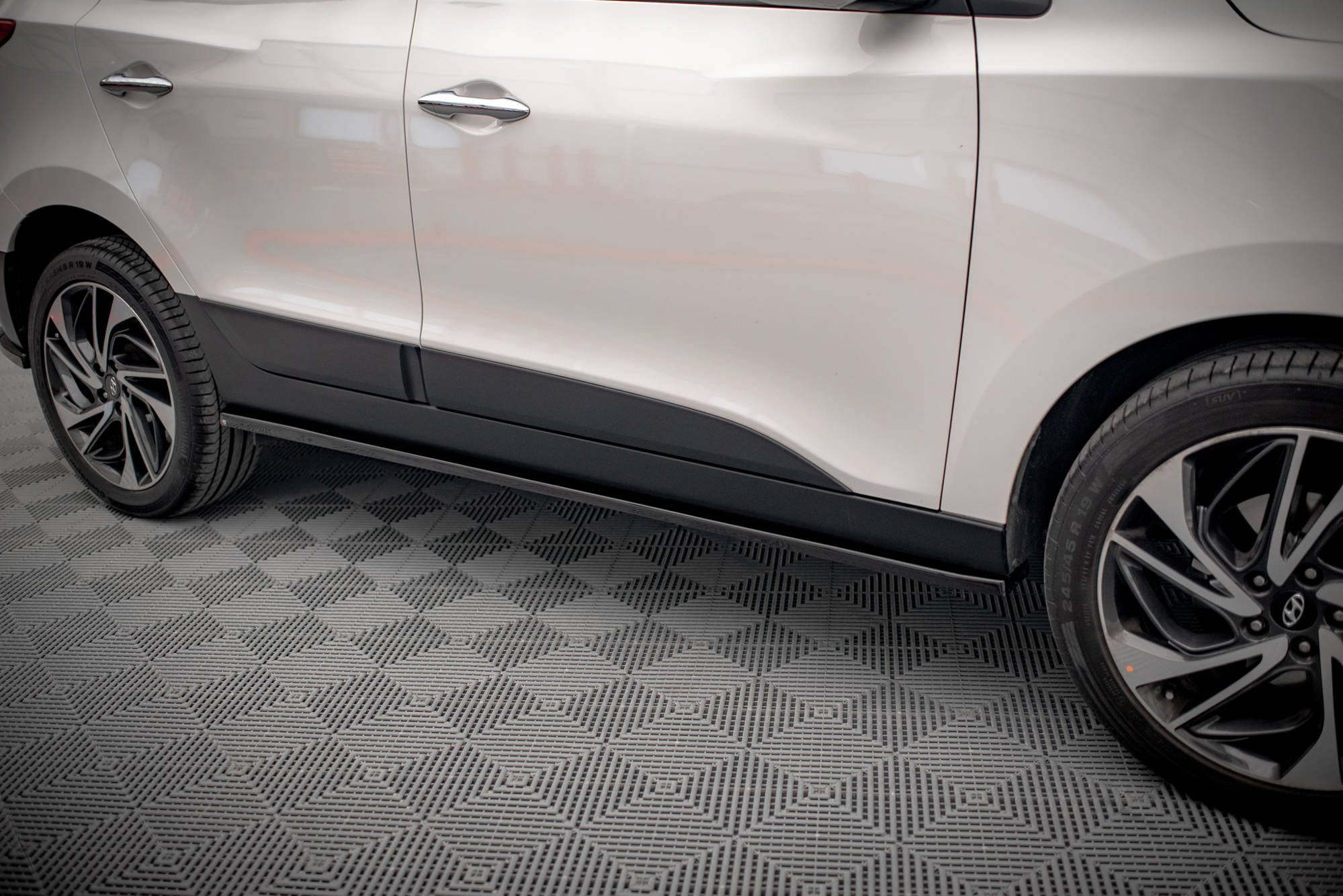 Side Skirts Diffusers Hyundai ix35 Mk1 - 3