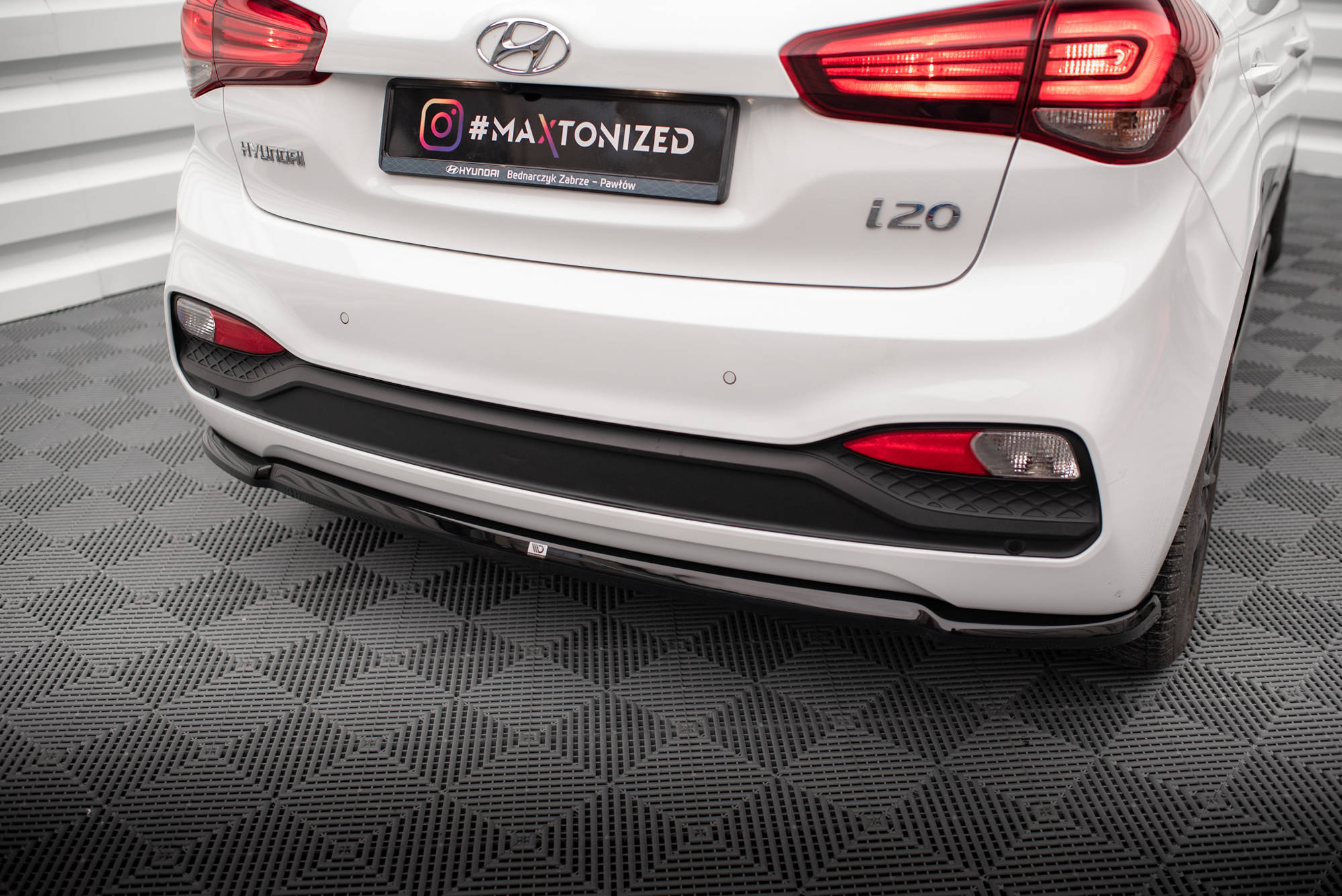 Central Rear Splitter Hyundai I20 Mk2 Facelift - 3