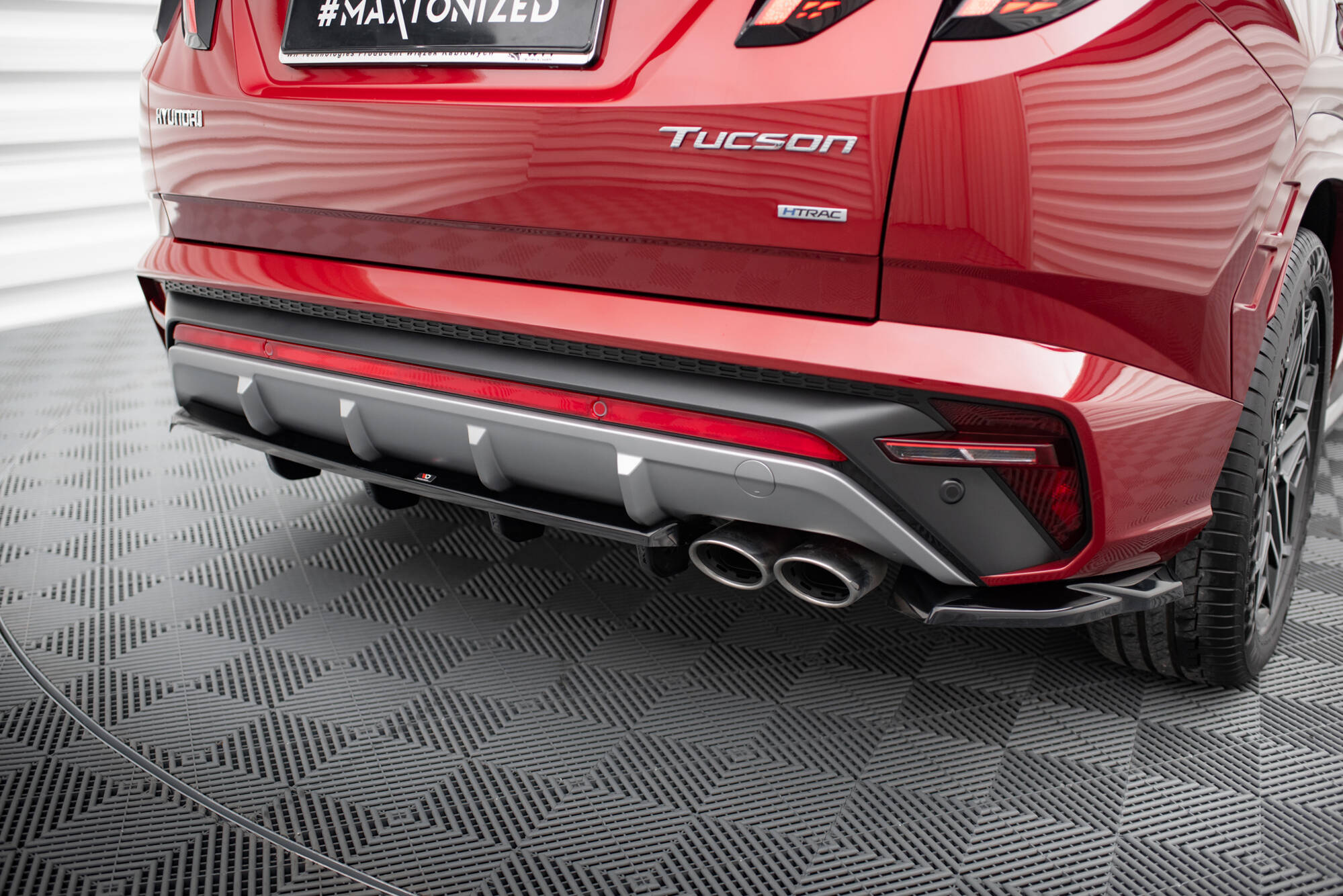 Central Rear Splitter (Vertical Bars) Hyundai Tucson N-Line Mk4 - 5