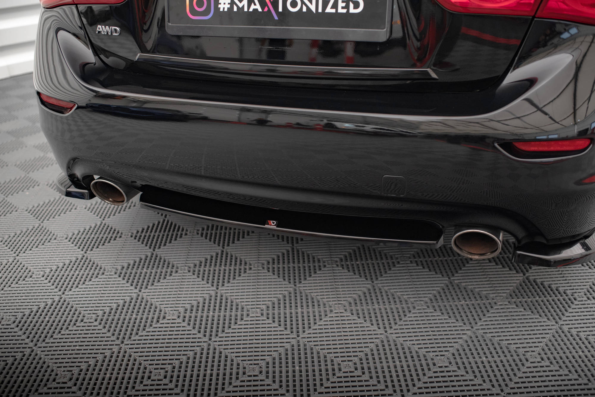 Central Rear Splitter Infiniti Q50 S Mk1 - 3
