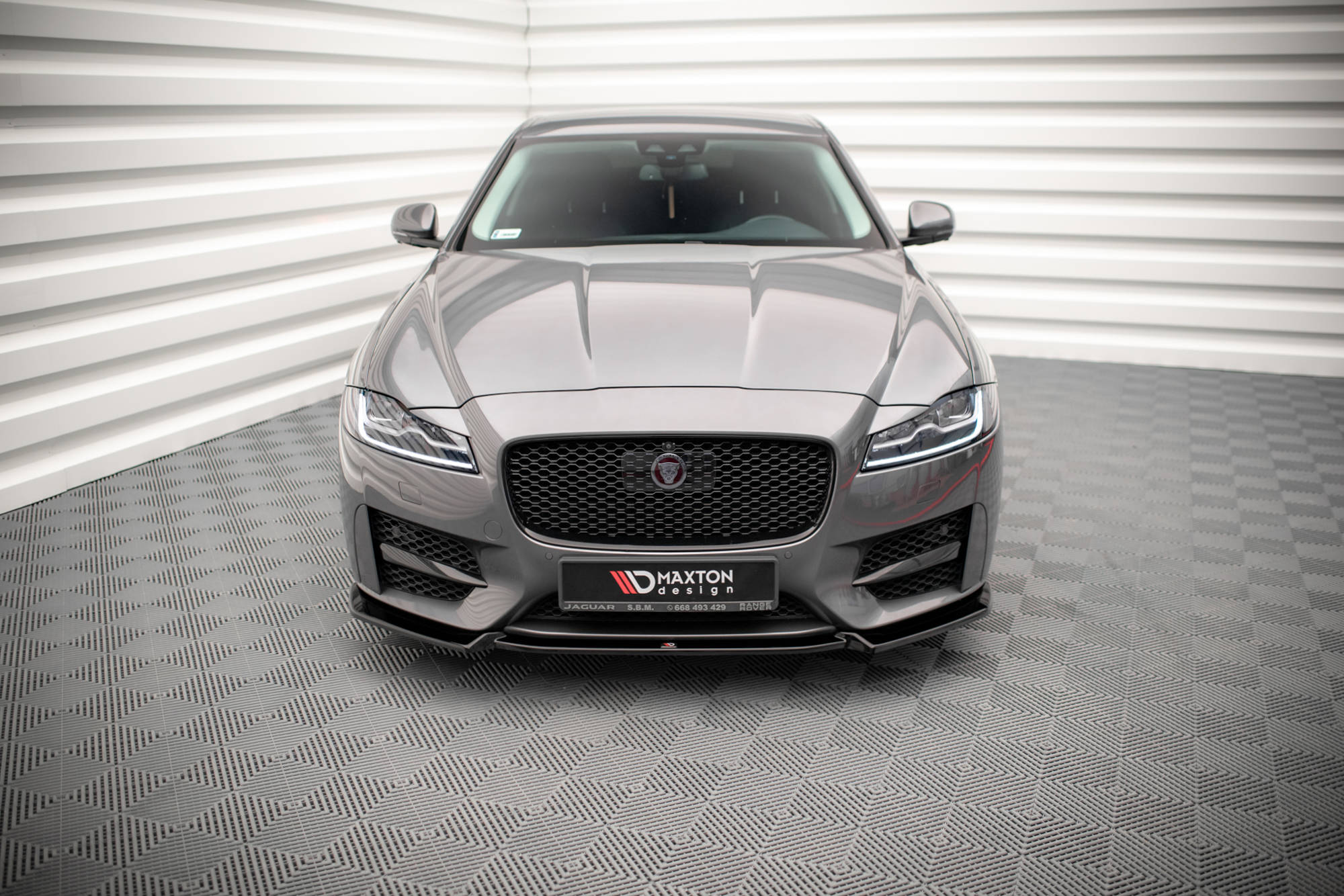 Front Splitter V.2 Jaguar XF R-sport MK2 (2015-2020) - 2