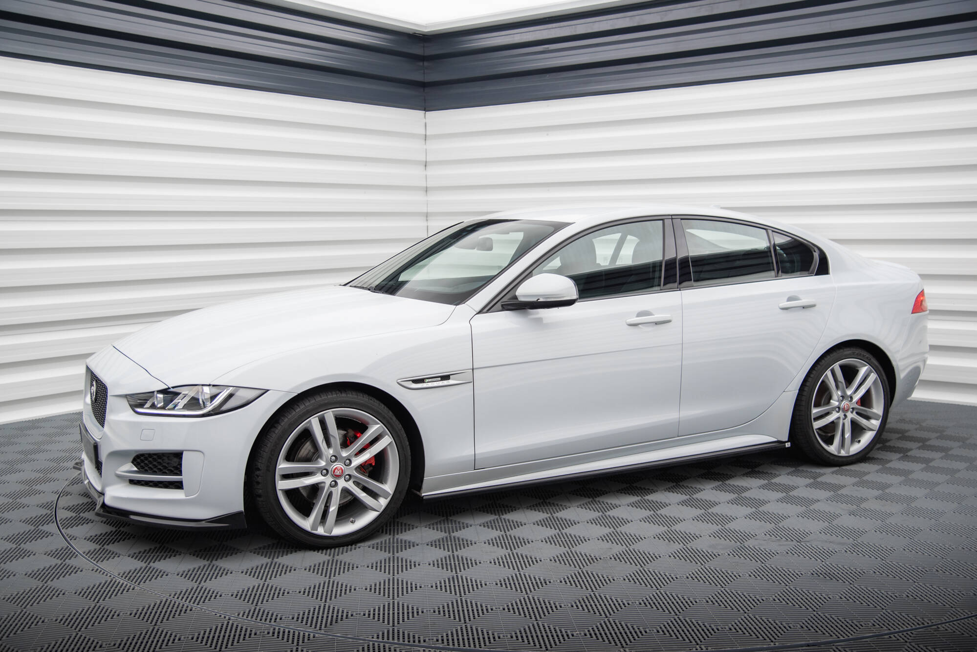 Side Skirts Diffusers Jaguar XE R-Sport X760 - 2
