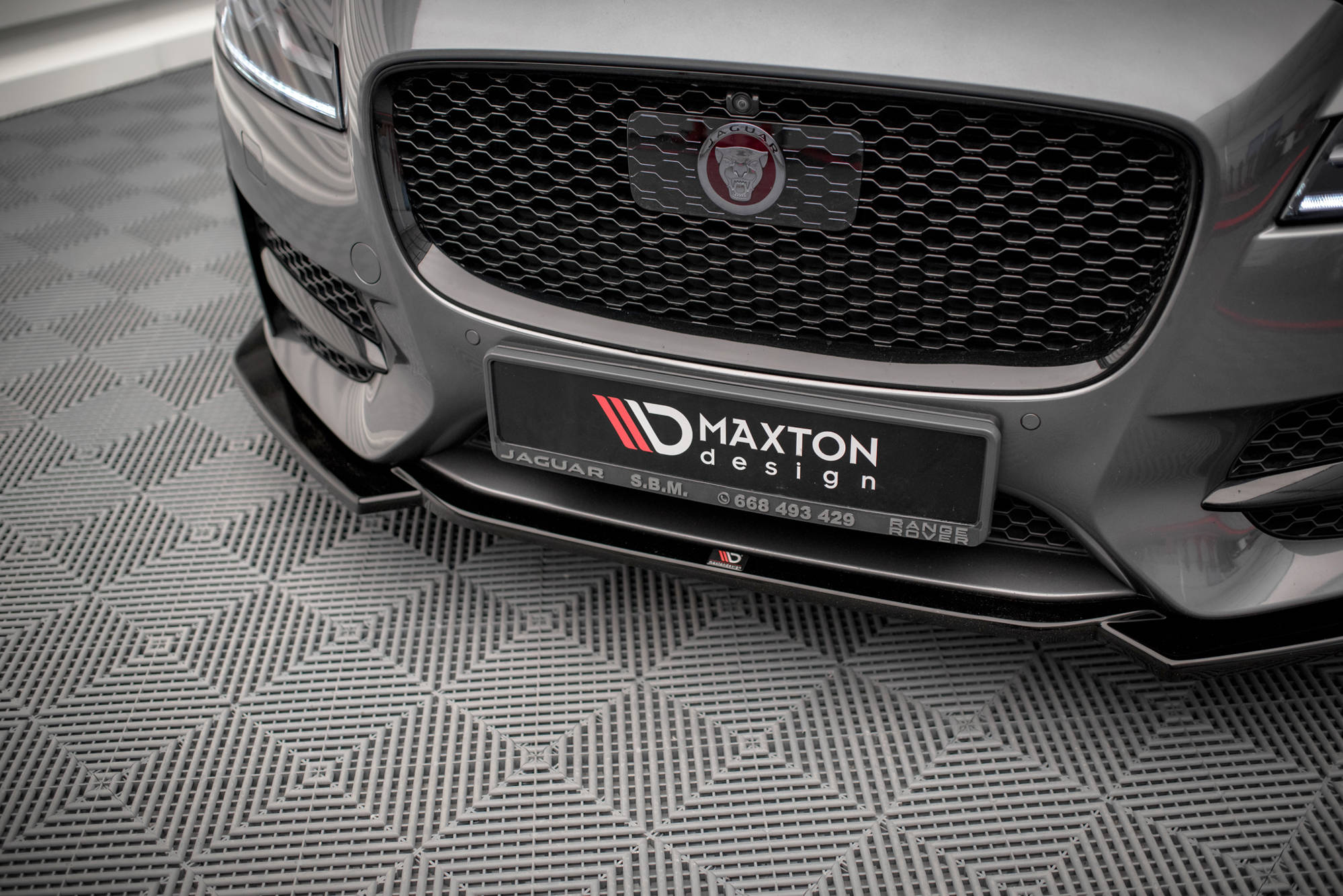 Front Splitter V.1 Jaguar XF R-sport MK2 (2015-2020) - 4