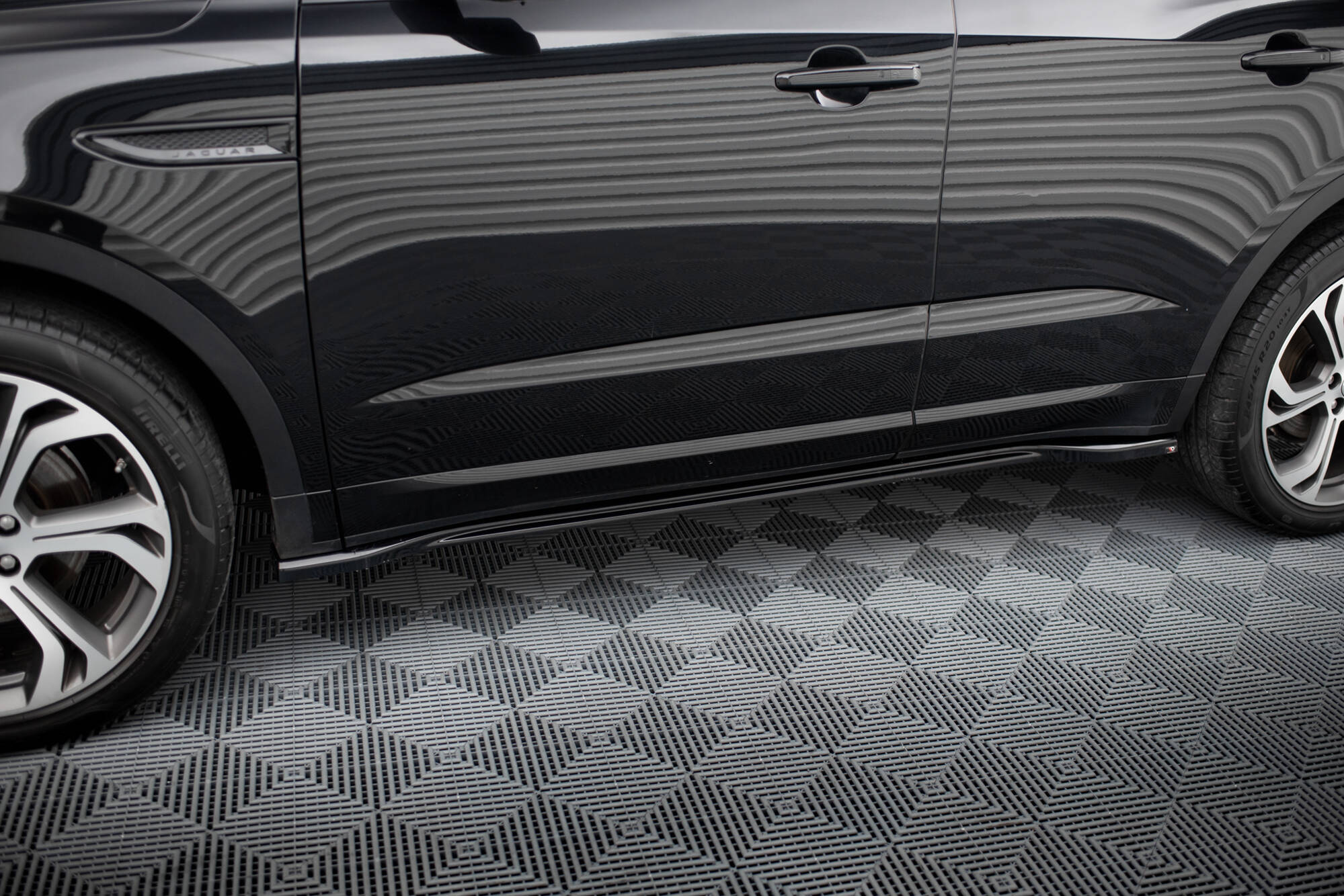 Side Skirts Diffusers Jaguar E-Pace R-Dynamic Mk1 - 3