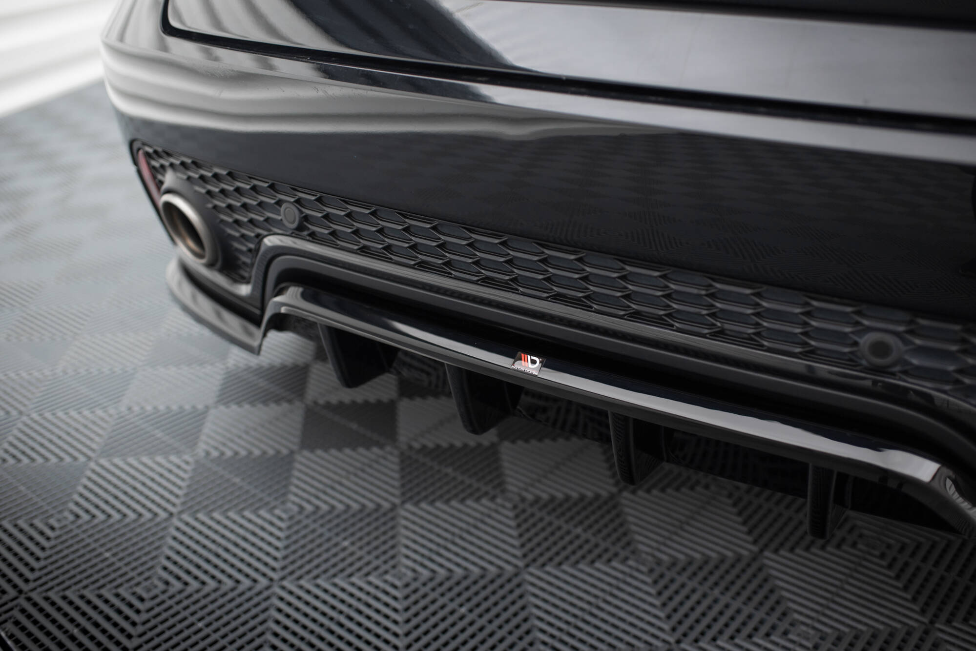 Central Rear Splitter (Vertical Bars) Jaguar E-Pace R-Dynamic Mk1 - 3