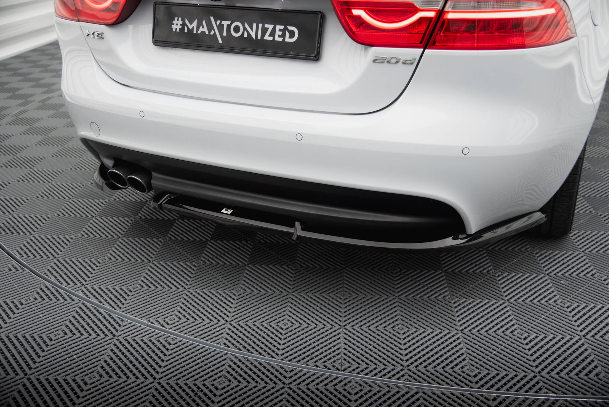 Rear Side Splitters Jaguar XE R-Sport X760 - 3