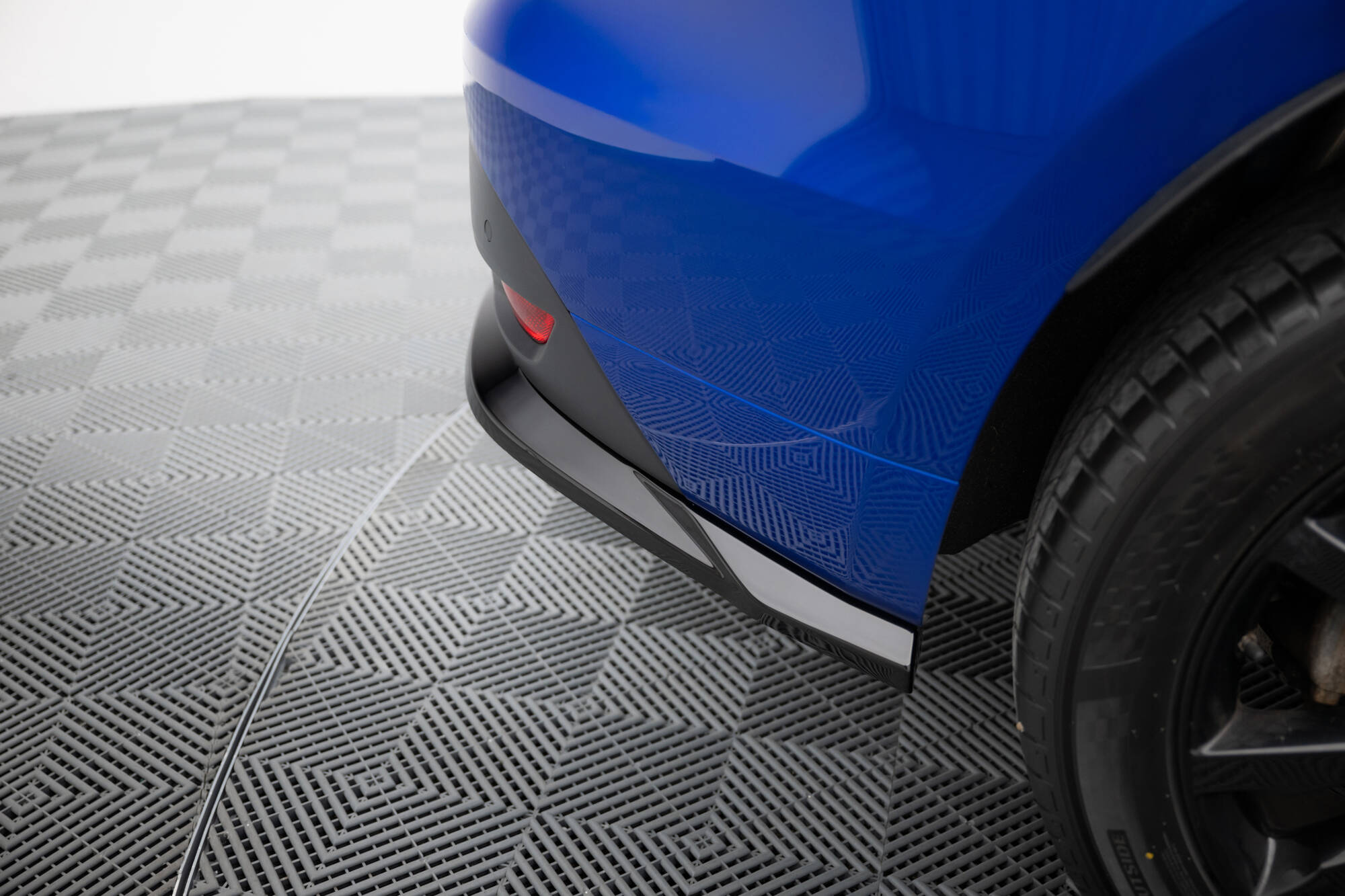 Central Rear Splitter (Vertical Bars) Jaguar F-Pace R-Sport Mk1 - 4