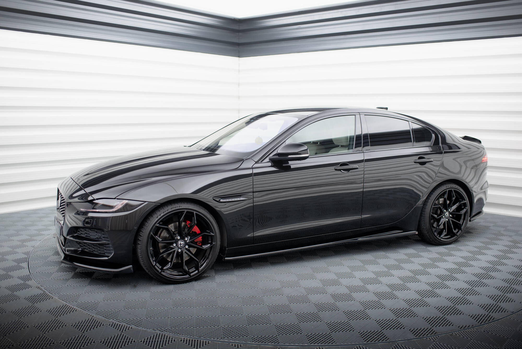 Side Skirts Diffusers Jaguar XE X760 Facelift - 2