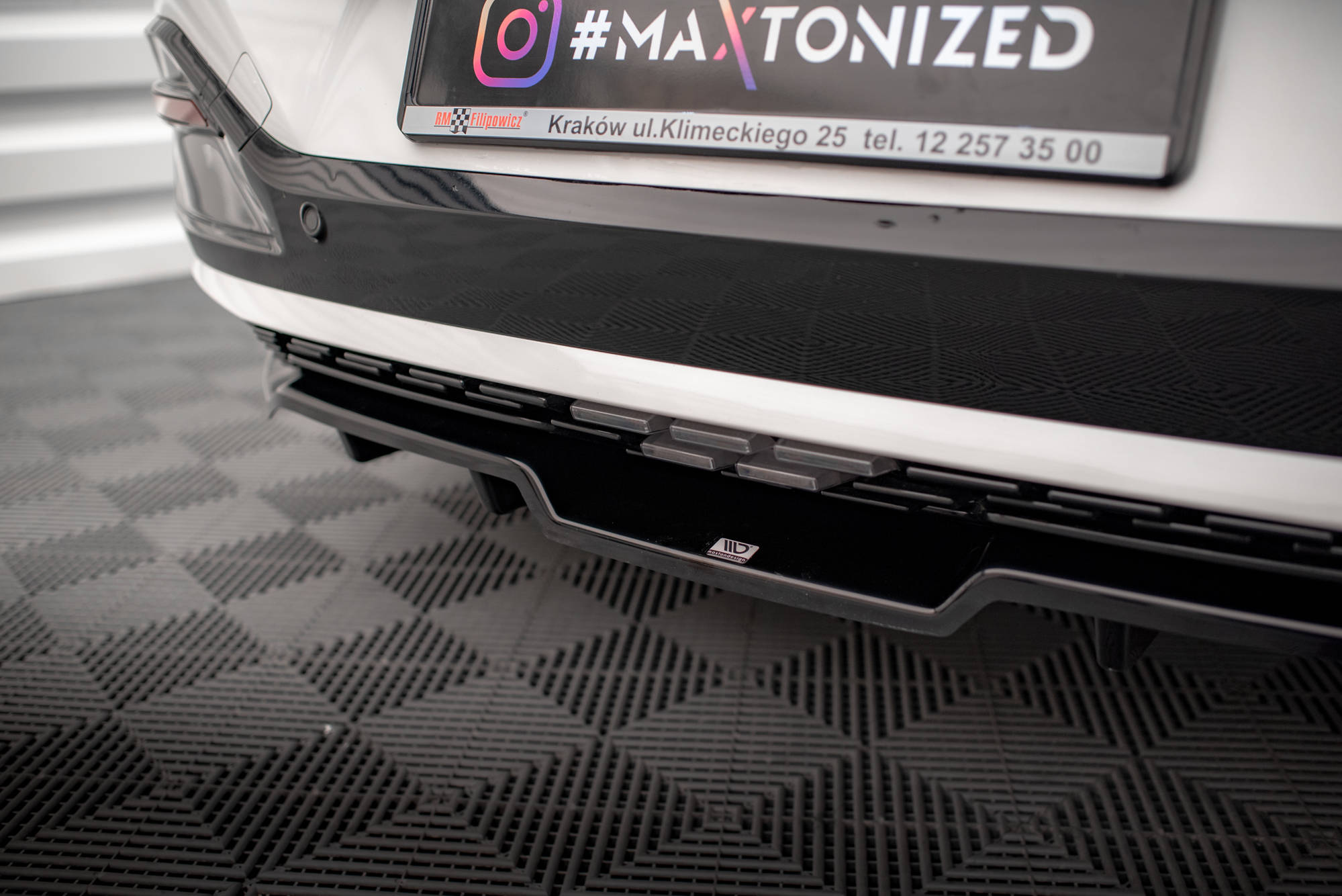 Central Rear Splitter (Vertical Bars) Kia EV6 GT-Line Mk1 - 3
