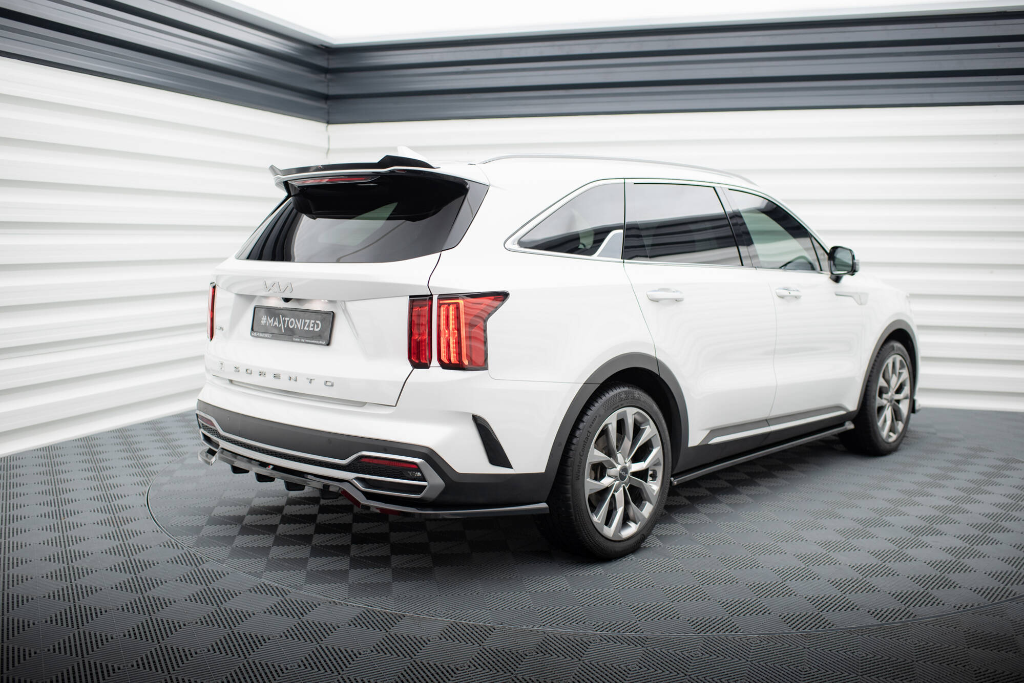 Central Rear Splitter (Vertical Bars) Kia Sorento Mk4 - 8