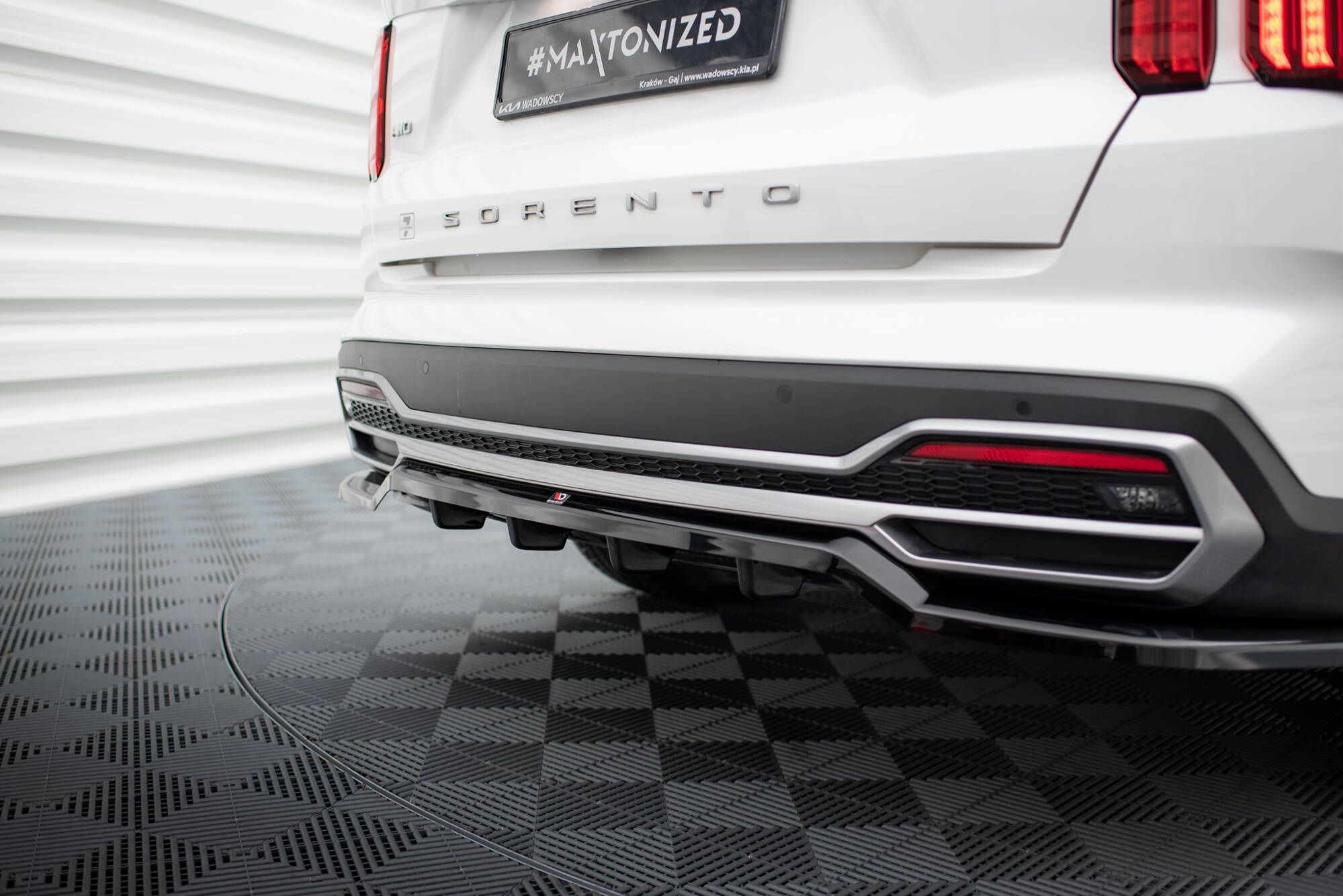 Central Rear Splitter (Vertical Bars) Kia Sorento Mk4 - 7