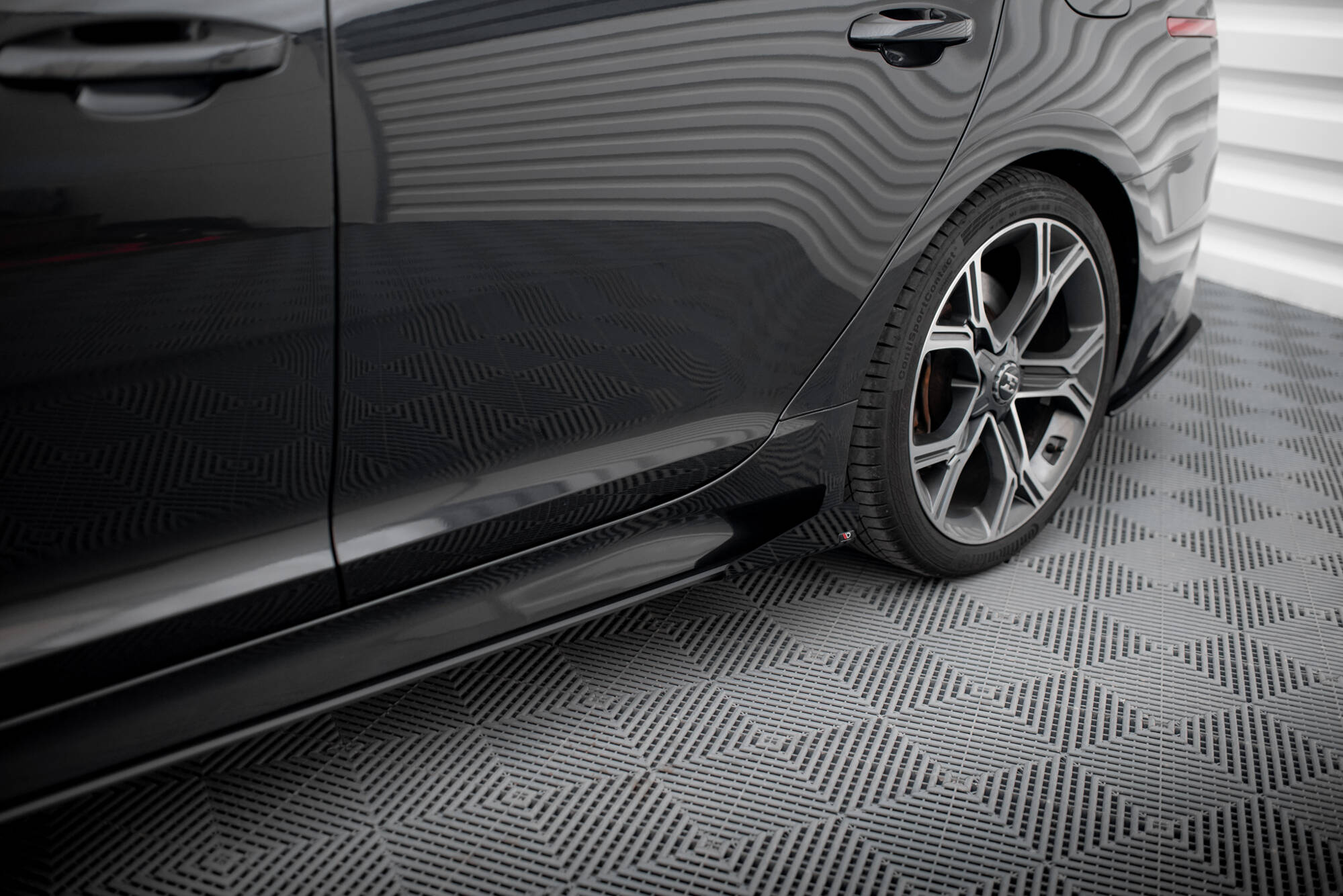 Side Flaps Kia Stinger GT / GT-Line / Standard Mk1 - 3