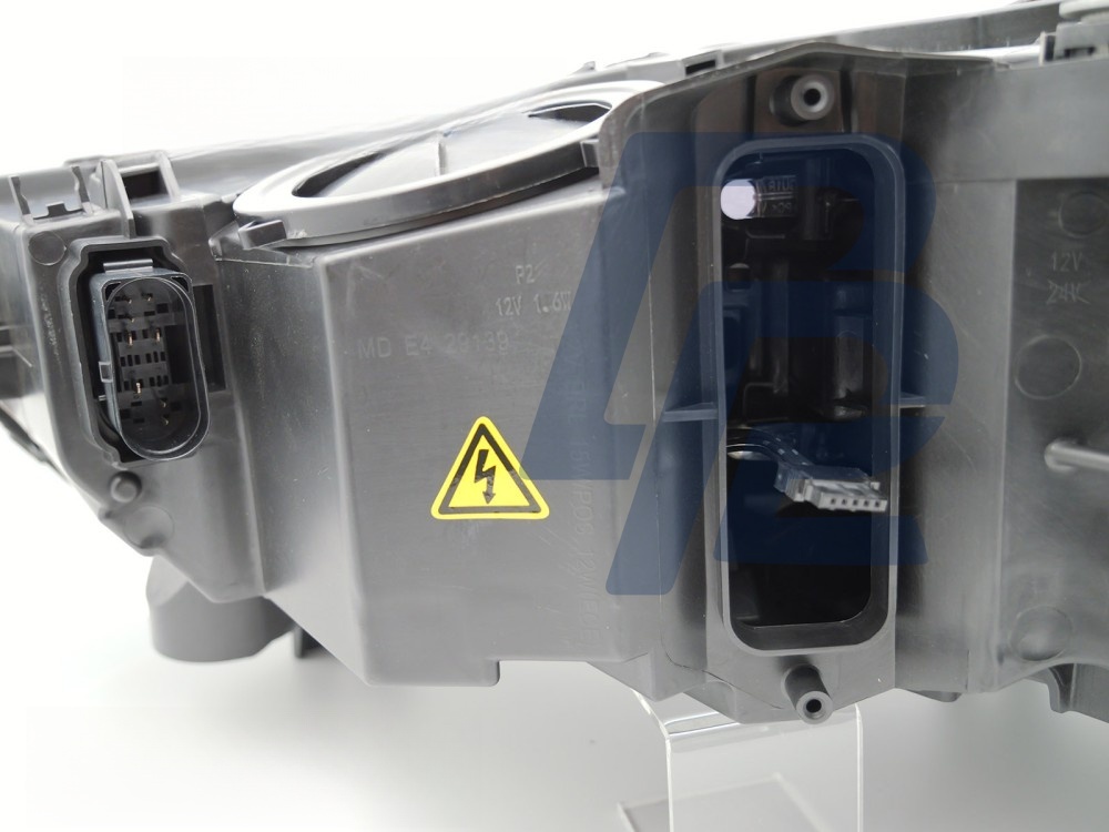 Xenon Right Headlight TYC for Audi Q7 2015–2019 - 3