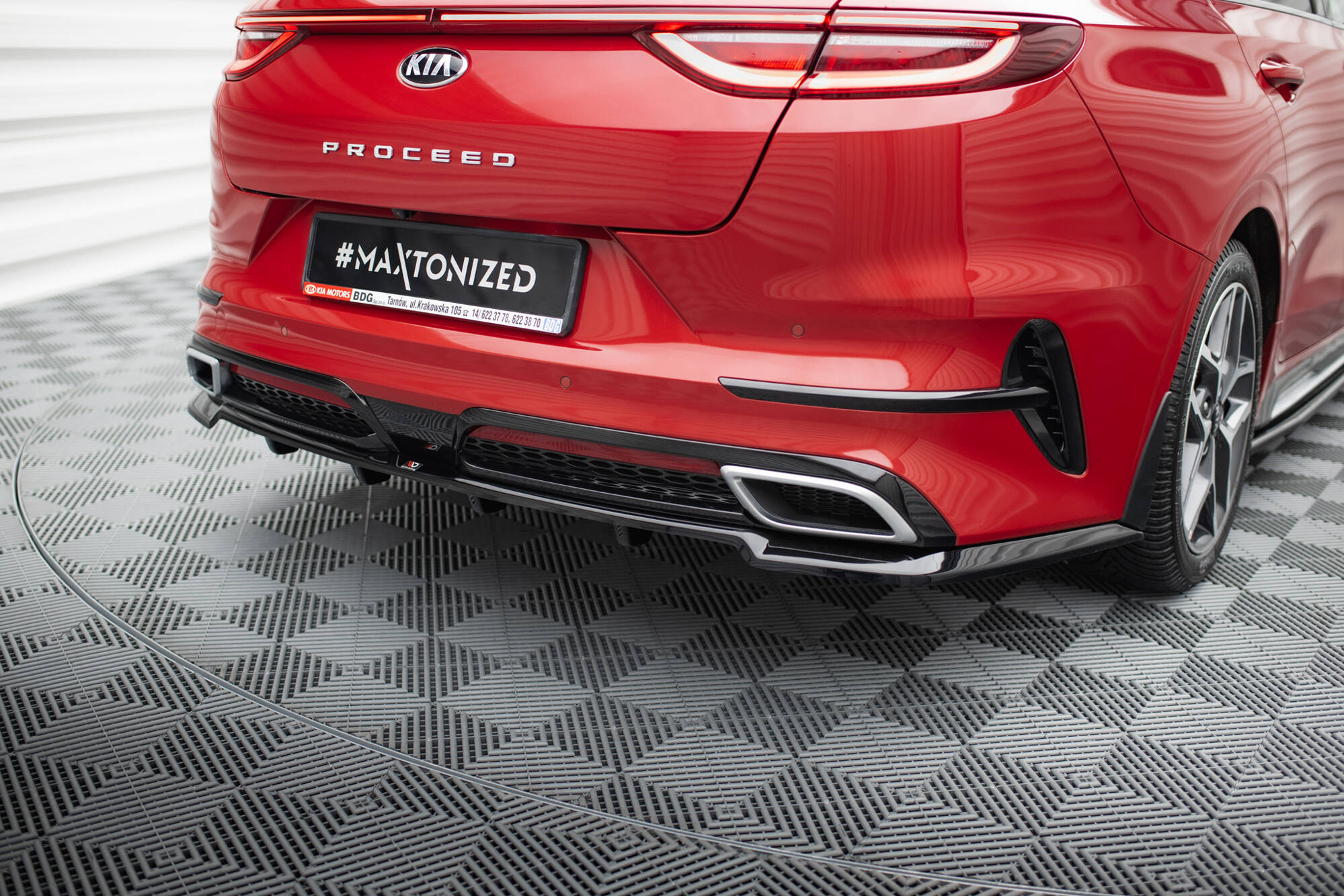 Central Rear Splitter (Vertical Bars) Kia ProCeed GT-Line Mk1 - 2