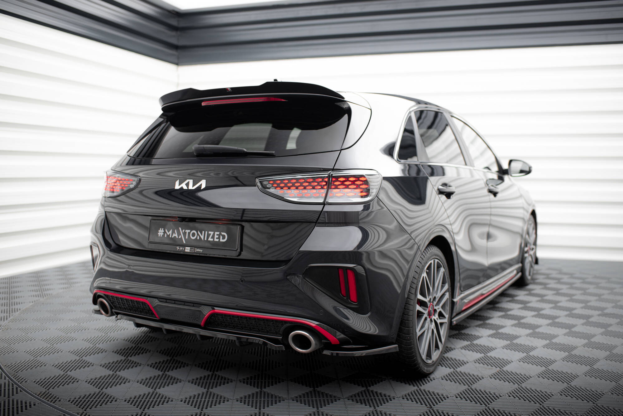 Central Rear Splitter (Vertical Bars) Kia Ceed GT Mk3 Facelift - 4