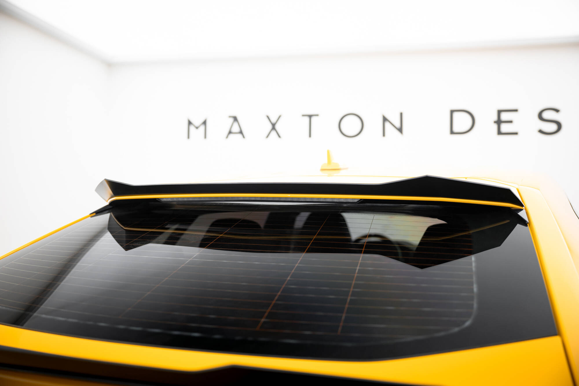 Upper Spoiler CAP Lamborghini Urus Mk1 - 3