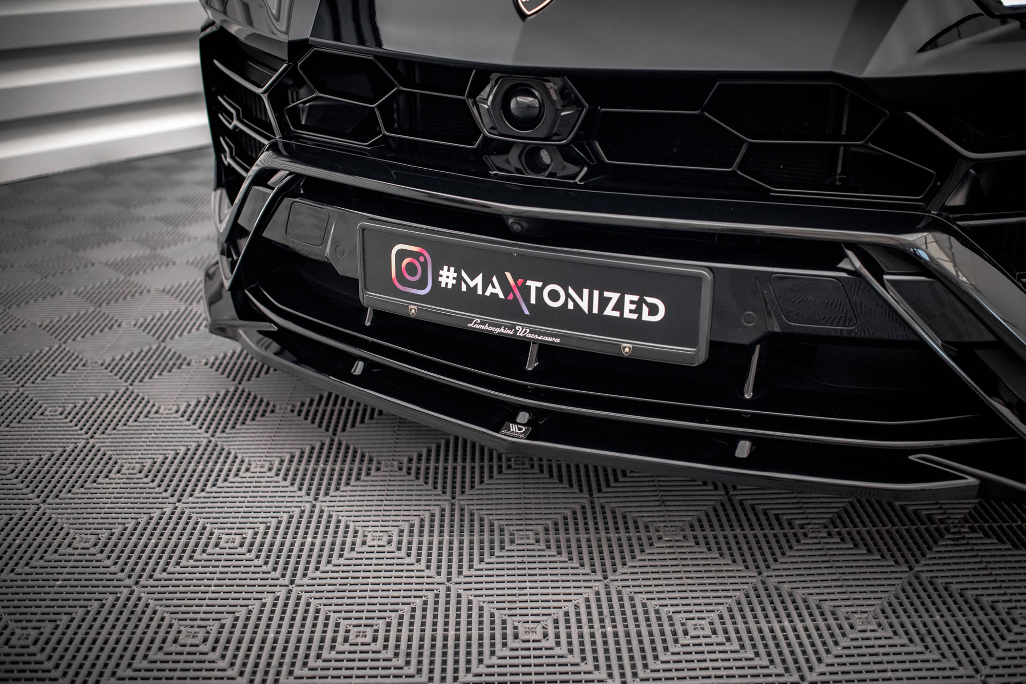 Front Splitter V.2 Lamborghini URUS Mk1 - 3