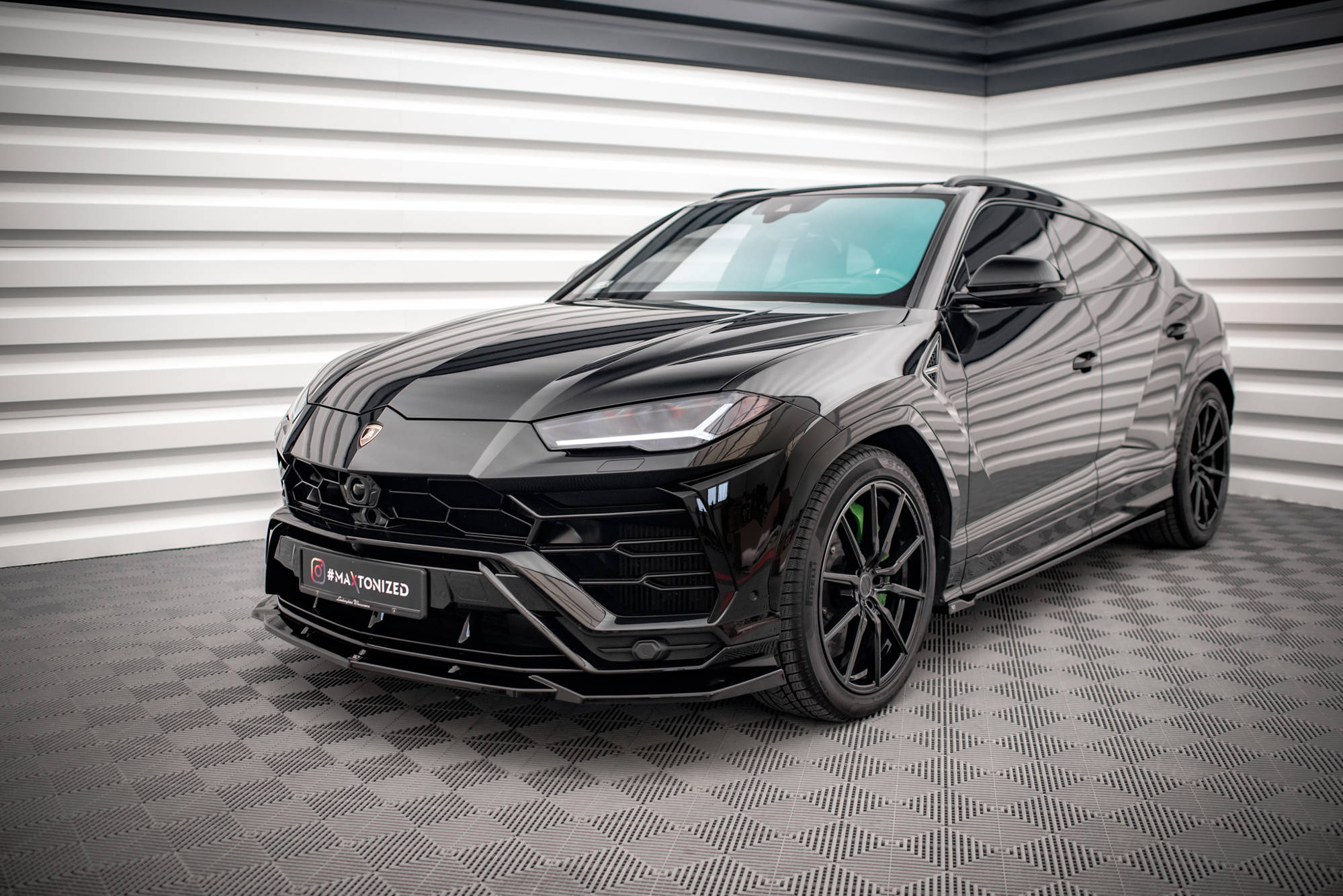 Front Splitter V.2 Lamborghini URUS Mk1 - 4