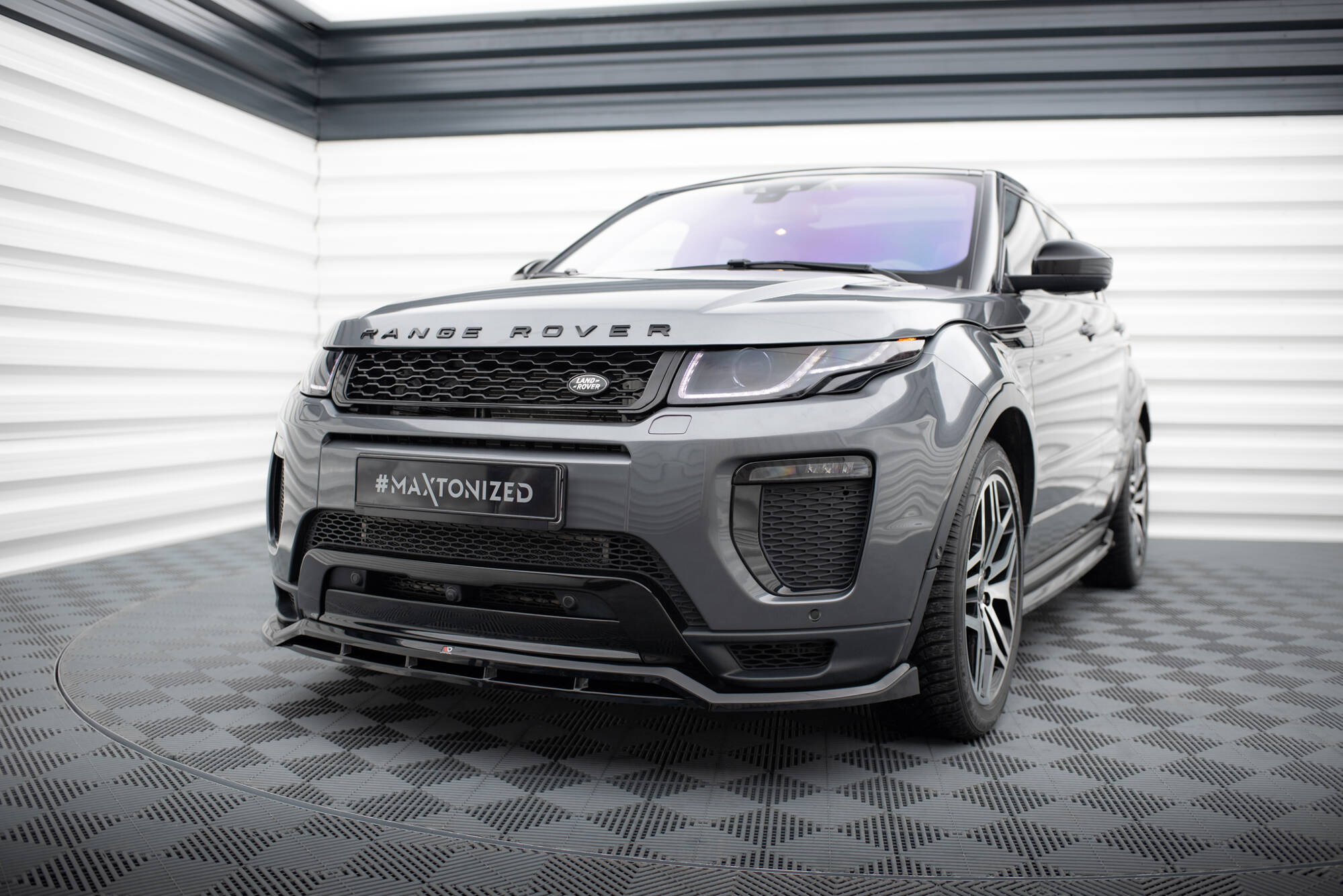Front Splitter Land Rover Range Rover Evoque HSE Dynamic Mk1 Facelift - 4