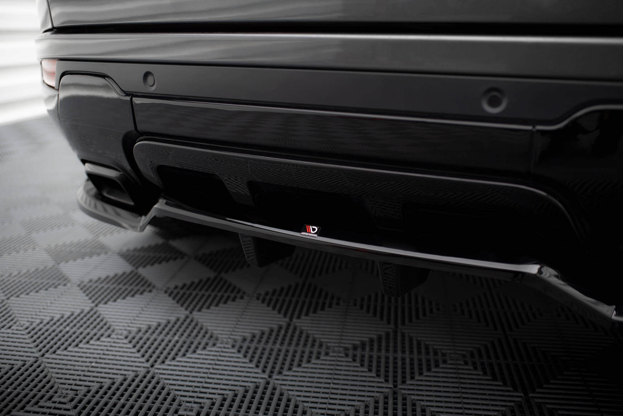 Central Rear Splitter (Vertical Bars) Land Rover Range Rover Evoque HSE Dynamic Mk1 Facelift - 4