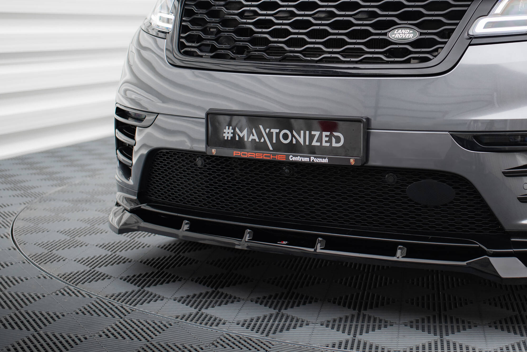 Front Splitter Land Rover Range Rover Velar R-Dynamic Mk1 - 4