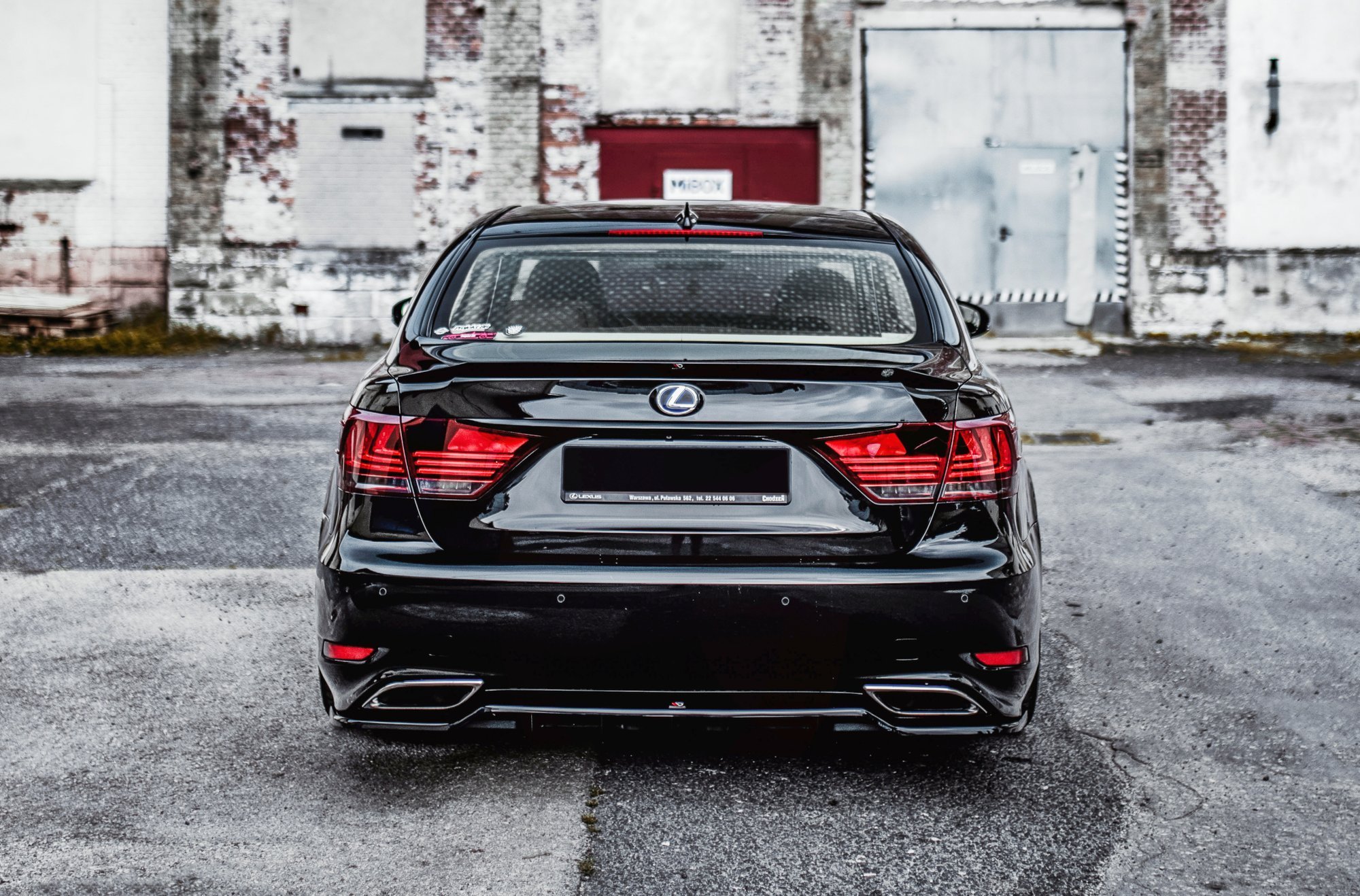 Central Rear Splitter (W/ Vertical Bars) Lexus LS MK4 Facelift (2012-2017) - 6