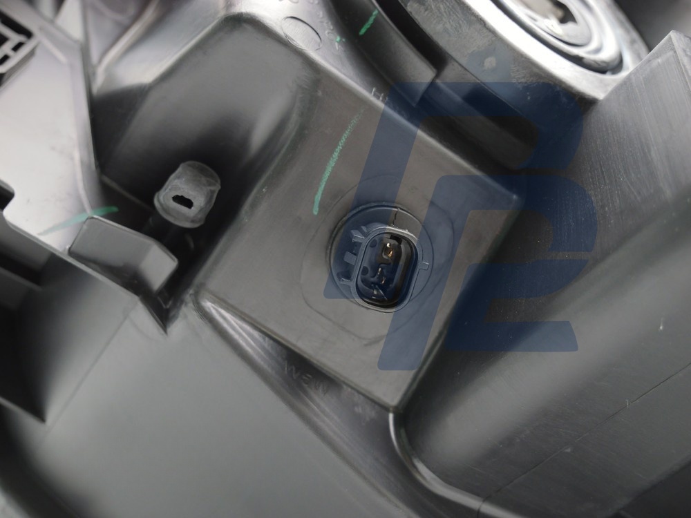 Right Headlight TYC for Mitsubishi Pajero 2010–2015 - 5