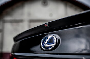 Spoiler CAP Lexus LS MK4 Facelift (2012-2017)