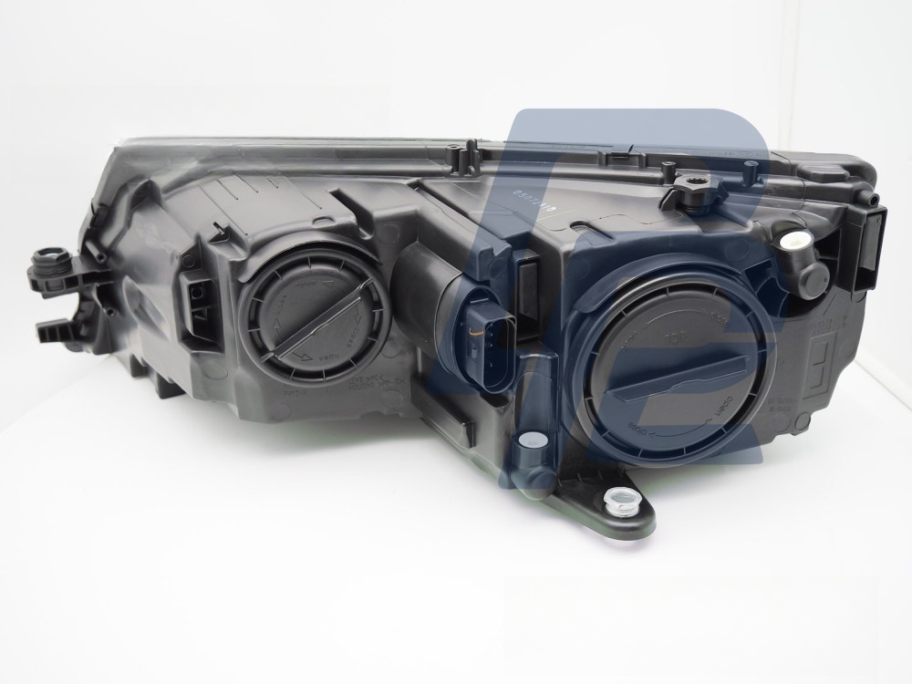 Right Headlight TYC for Skoda Octavia III 2016–2020 - 2