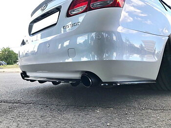 Central Rear Splitter (Vertical Bars) Lexus GS 300 Mk3 Facelift