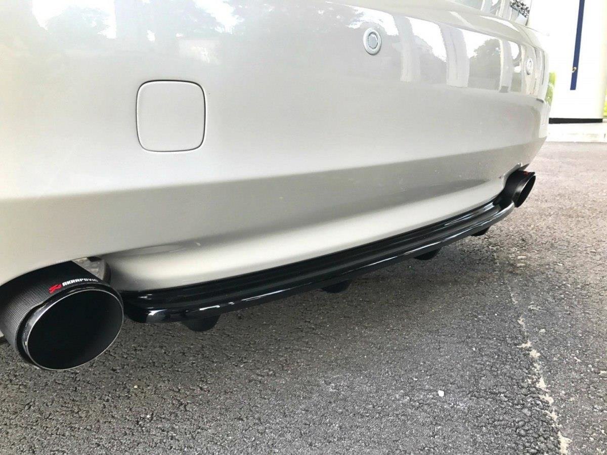 Central Rear Splitter (Vertical Bars) Lexus GS 300 Mk3 Facelift - 2