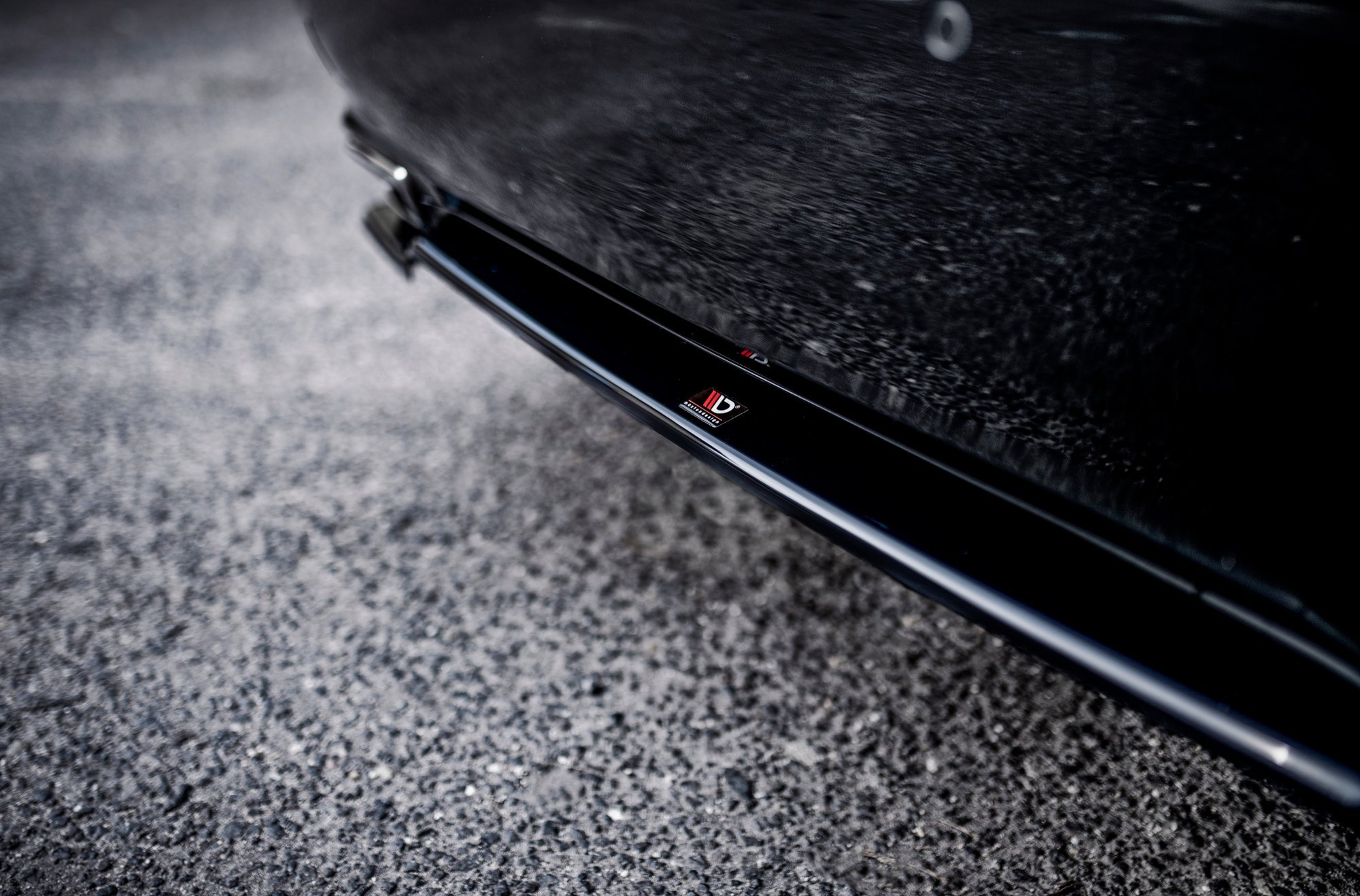 Central Rear Splitter Lexus LS MK4 Facelift (2012-2017) - 3