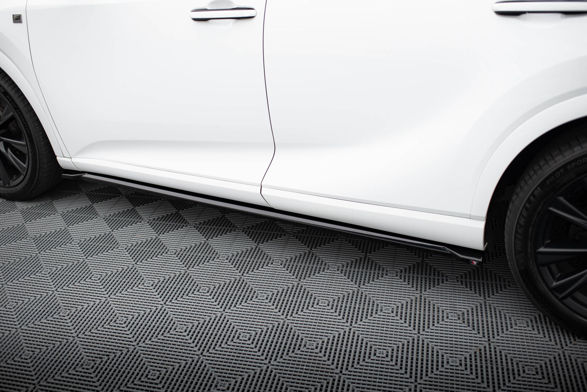 Side Skirts Diffusers Lexus RX F-Sport Mk5 - 4