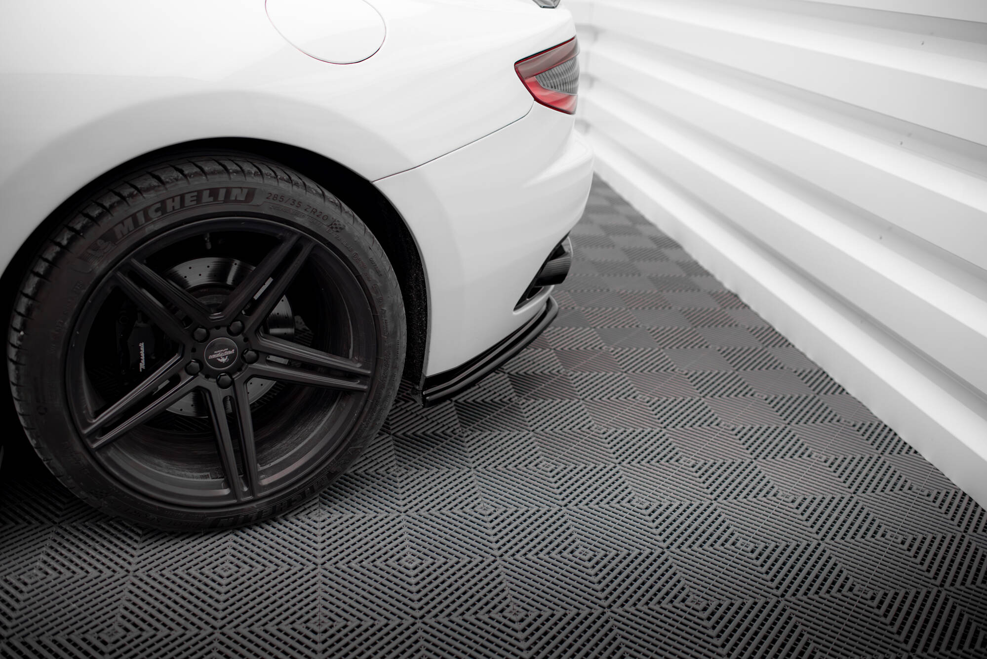 Rear Side Splitters V.2 Maserati Granturismo Mk1 - 2