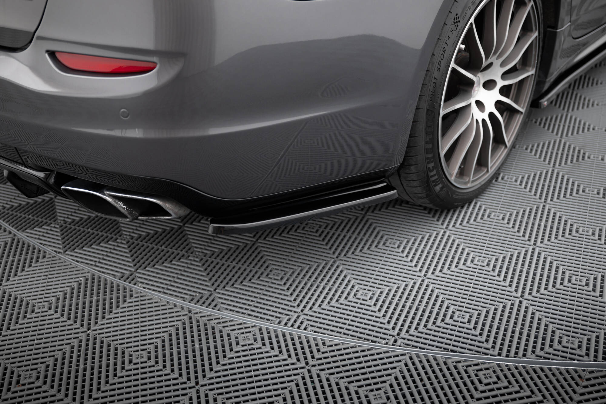 Rear Side Splitters Maserati Quattroporte MK6 Pre-facelift (2013-2016) - 5