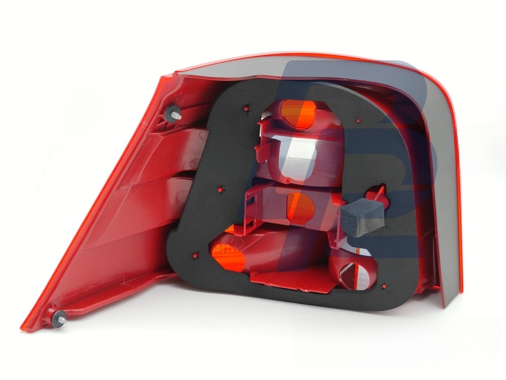 Tail Light Red/Clear Right Side TYC for VW Golf IV 1997–2003 Hatchback - 2