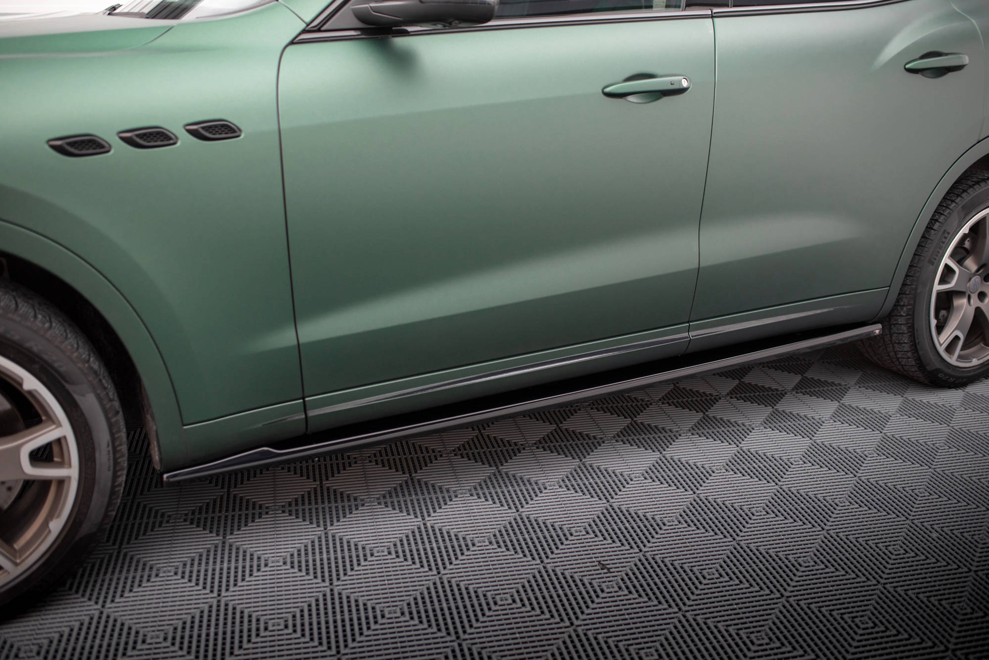 Side Skirts Diffusers Maserati Levante Mk1 - 4