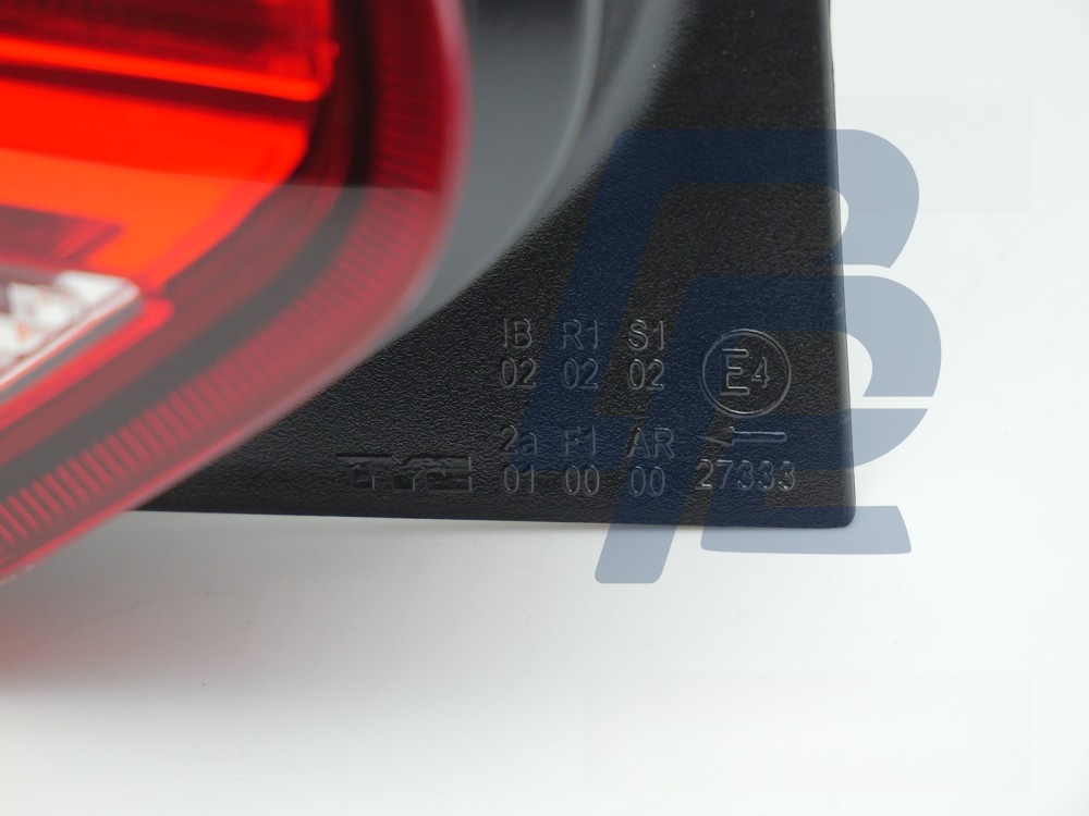 Tail Light Red/Clear Left Side TYC for Polo 6R Hb 2014–2017 - 2