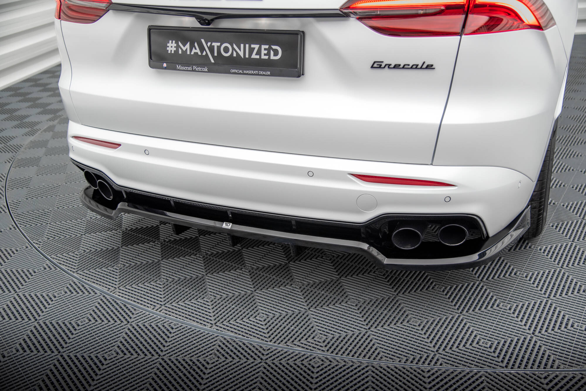Central Rear Splitter (Vertical Bars) Maserati Grecale GT / Modena Mk1 - 2