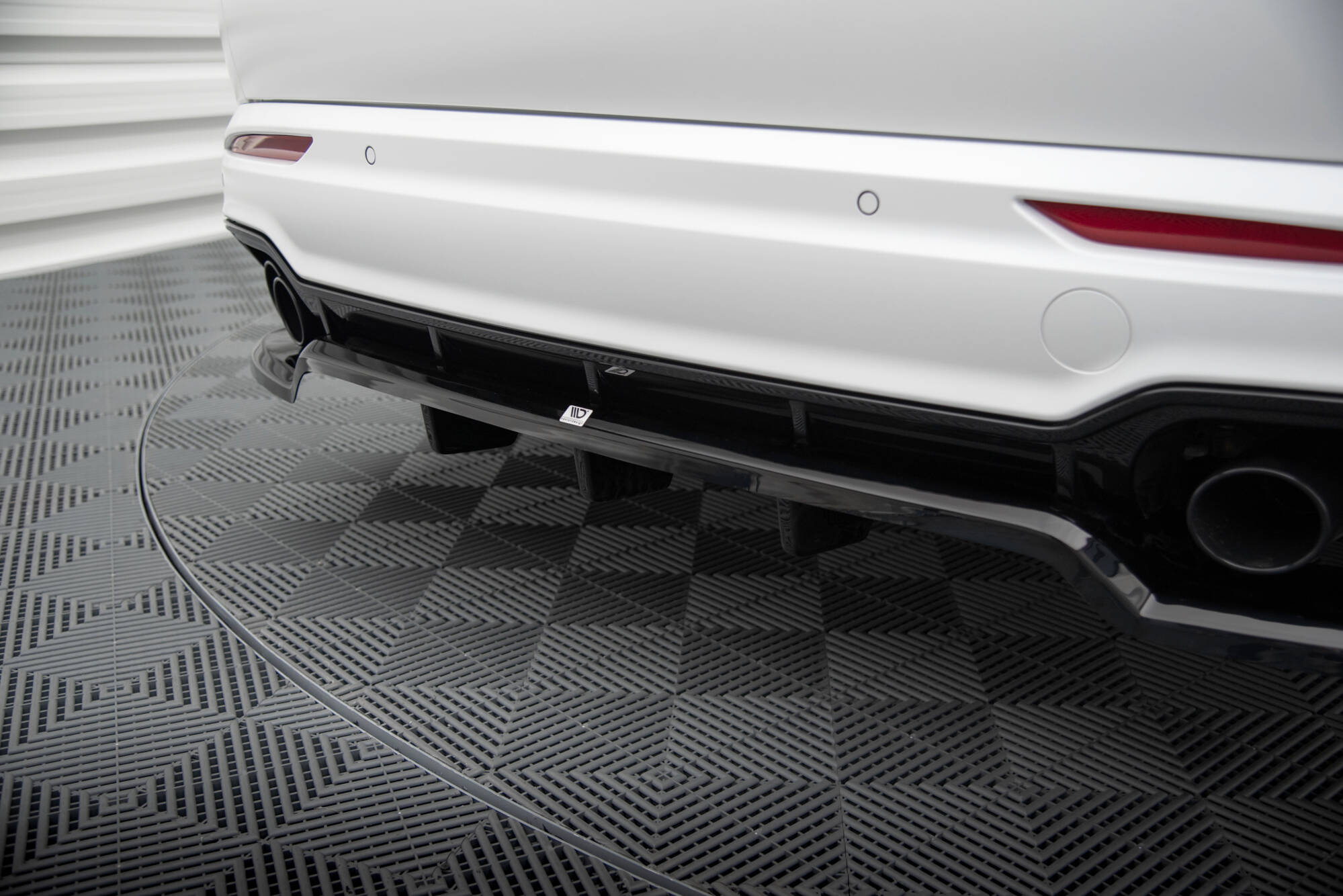 Central Rear Splitter (Vertical Bars) Maserati Grecale GT / Modena Mk1 - 3